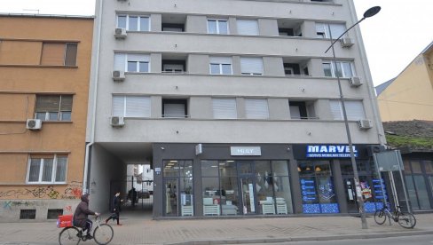 MORA DA PLATI 100.000 DINARA I OSTAJE BEZ DOZVOLE OSAM MESECI: Kažnjen jedan od učesnika incidenta u Šafarikovoj ulici u Novom Sadu MORA DA PLATI 100.000 DINARA I OSTAJE BEZ DOZVOLE OSAM MESECI: Kažnjen jedan od učesnika incidenta u Šafarikovoj ulici u Novom Sadu