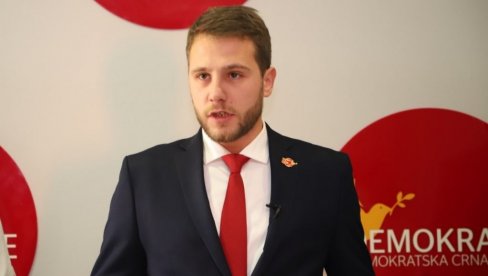 VUKOVIĆ: DPS ponižava Nikšić, predsednik opštine živi u Podgorici, o trošku građana dolazi na posao VUKOVIĆ: DPS ponižava Nikšić, predsednik opštine živi u Podgorici, o trošku građana dolazi na posao
