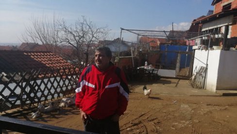 ЈЕЦАЈИ ОДЗВАЊАЈУ КУЋОМ УБИЈЕНЕ САРЕ: Породица ван себе од туге - за убицом се и даље трага (ФОТО/ВИДЕО) ЈЕЦАЈИ ОДЗВАЊАЈУ КУЋОМ УБИЈЕНЕ САРЕ: Породица ван себе од туге - за убицом се и даље трага (ФОТО/ВИДЕО)