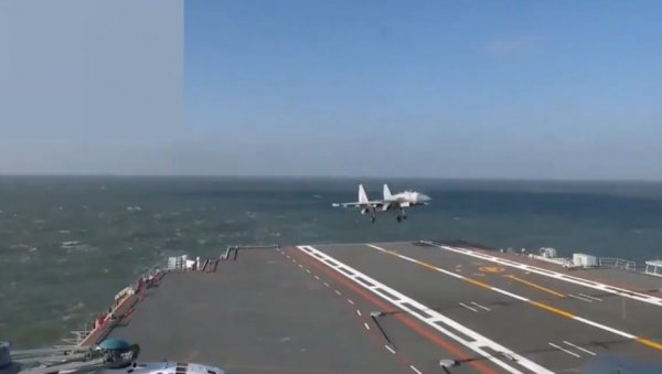 БРУТАЛАН ОДГОВОР: Кинески носач авиона упловио у воде близу америчке базе БРУТАЛАН ОДГОВОР: Кинески носач авиона упловио у воде близу америчке базе