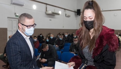 ЗА ПРОЈЕКТЕ МЛАДИХ 350.000 КМ: Општина Прњавор улаже у образовање и даје студентске награде ЗА ПРОЈЕКТЕ МЛАДИХ 350.000 КМ: Општина Прњавор улаже у образовање и даје студентске награде