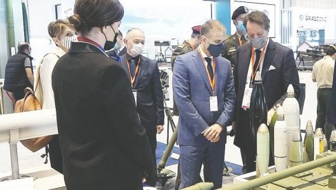 ВОЈНА ИНДУСТРИЈА ЗА ЦЕО СВЕТ: Министар одбране Небојша Стефановић на отварању Сајма наоружања и војне опреме у Абу Дабију ВОЈНА ИНДУСТРИЈА ЗА ЦЕО СВЕТ: Министар одбране Небојша Стефановић на отварању Сајма наоружања и војне опреме у Абу Дабију