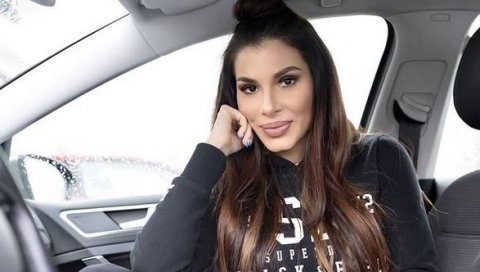ЦЕПАМ СЕ НА ТРИ ДЕЛА, НИКАД НИСАМ ЦЕЛА ТАМО ГДЕ САМ: Миа Борисављевић оголила душу и открила због чега је често гризе савест ЦЕПАМ СЕ НА ТРИ ДЕЛА, НИКАД НИСАМ ЦЕЛА ТАМО ГДЕ САМ: Миа Борисављевић оголила душу и открила због чега је често гризе савест
