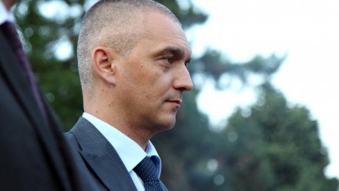 BRĐANIN I ZVANIČNO DIREKTOR: Uprava policije Crne Gore izašla iz v.d. stanja BRĐANIN I ZVANIČNO DIREKTOR: Uprava policije Crne Gore izašla iz v.d. stanja