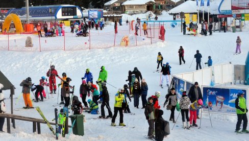 U PLANU IZGRADNJA ŽIČANE VEZE PANČIĆEVOG VRHA SA VIKEND NASELJEM TRESKA: Kopaoniku još jedna gondola