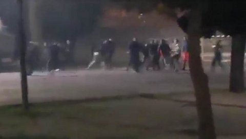 ТУЧА ОКОНЧАНА ПОКУШАЈЕМ УБИСТВА: Подгоричка полиција поднела кривичне пријаве против 11 особа - петоро су малолетници! ТУЧА ОКОНЧАНА ПОКУШАЈЕМ УБИСТВА: Подгоричка полиција поднела кривичне пријаве против 11 особа - петоро су малолетници!