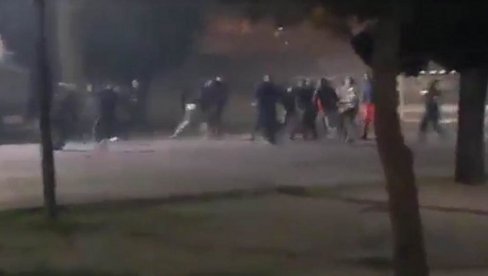 ТУЧА ОКОНЧАНА ПОКУШАЈЕМ УБИСТВА: Подгоричка полиција поднела кривичне пријаве против 11 особа - петоро су малолетници! ТУЧА ОКОНЧАНА ПОКУШАЈЕМ УБИСТВА: Подгоричка полиција поднела кривичне пријаве против 11 особа - петоро су малолетници!