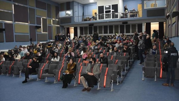 ГРАНД ПРИ ПРЕДСТАВИ “ПАЛЧИЦА”: Завршен Фестивал професионалних позоришта Србије “Мали Јоаким” у Грачаници ГРАНД ПРИ ПРЕДСТАВИ “ПАЛЧИЦА”: Завршен Фестивал професионалних позоришта Србије “Мали Јоаким” у Грачаници