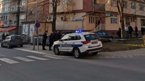 САОБРАЋАЈКА КОД КРУШЕВЦА: У судару камиона и аутомобила повређене три особе, обустављен саобраћај САОБРАЋАЈКА КОД КРУШЕВЦА: У судару камиона и аутомобила повређене три особе, обустављен саобраћај