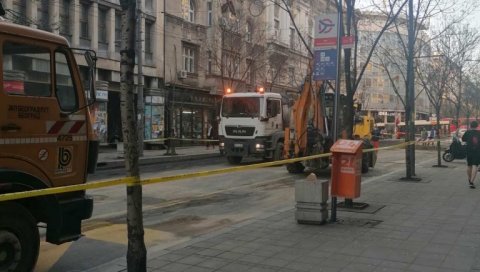 КОЛАПС У ЦЕНТРУ БЕОГРАДА: Радови у Краља Милана - затворен саобраћај, гужва у околним улицама (ФОТО) КОЛАПС У ЦЕНТРУ БЕОГРАДА: Радови у Краља Милана - затворен саобраћај, гужва у околним улицама (ФОТО)