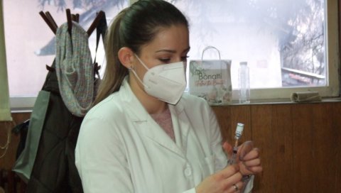 ИМУНИЗАЦИЈА НЕ ПРЕСТАЈЕ: У Неготину вакцинисано 3.222, у Кладову 2.777 грађана ИМУНИЗАЦИЈА НЕ ПРЕСТАЈЕ: У Неготину вакцинисано 3.222, у Кладову 2.777 грађана