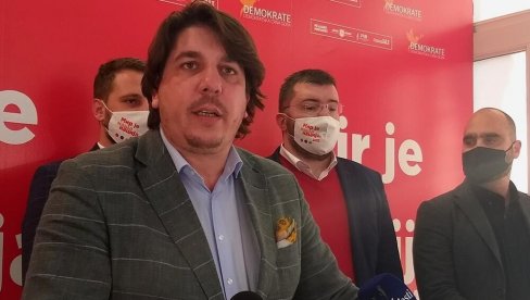 NAPADNUTI AKTIVISTI DEMOKRATSKE CRNE GORE: Radović oštro reagovao - Ovo su poslednji trzaji mafije NAPADNUTI AKTIVISTI DEMOKRATSKE CRNE GORE: Radović oštro reagovao - Ovo su poslednji trzaji mafije