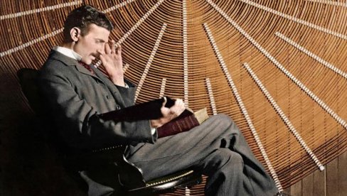 OTKRIVENO: Evo koju knjigu Nikola Tesla čita na legendarnoj fotografiji OTKRIVENO: Evo koju knjigu Nikola Tesla čita na legendarnoj fotografiji