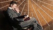 OTKRIVENO: Evo koju knjigu Nikola Tesla čita na legendarnoj fotografiji OTKRIVENO: Evo koju knjigu Nikola Tesla čita na legendarnoj fotografiji