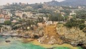ГРОБЉЕ У ИТАЛИЈАНСКОМ ГРАДИЋУ СКЛИЗНУЛО У МОРЕ: Ковчези плутају површином (ВИДЕО) ГРОБЉЕ У ИТАЛИЈАНСКОМ ГРАДИЋУ СКЛИЗНУЛО У МОРЕ: Ковчези плутају површином (ВИДЕО)