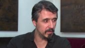MARKO BULAT NEPREPOZNATLJIV: Pevač posle smrti majke promenio izgled MARKO BULAT NEPREPOZNATLJIV: Pevač posle smrti majke promenio izgled