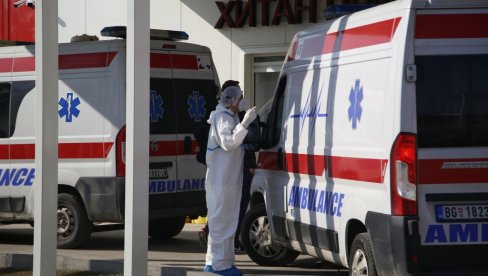 ЧЕТИРИ ОПЦИЈЕ ЗА ЧЕТВРТИ ТАЛАС: Број заражених короном у дану премашио 3.200 - лекари забринути, Кризни штаб доноси нове одлуке ЧЕТИРИ ОПЦИЈЕ ЗА ЧЕТВРТИ ТАЛАС: Број заражених короном у дану премашио 3.200 - лекари забринути, Кризни штаб доноси нове одлуке