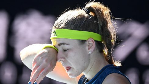 ЊУ НИКО НЕ ОПТУЖУЈЕ ДА ЛАЖЕ: Играла са истом повредом мишића као Ноле, стигла до полуфинала ЊУ НИКО НЕ ОПТУЖУЈЕ ДА ЛАЖЕ: Играла са истом повредом мишића као Ноле, стигла до полуфинала