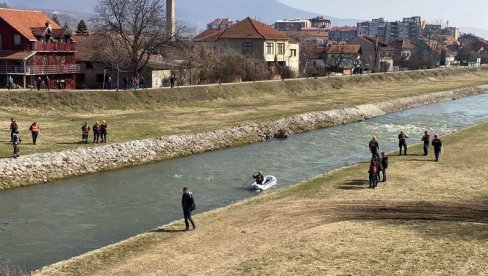 ПРЕТРАЖИВАЊЕ ДО ПАЛАНКЕ: Потрага за средњошколком, која је упала у Нишаву, улази у трећи дан ПРЕТРАЖИВАЊЕ ДО ПАЛАНКЕ: Потрага за средњошколком, која је упала у Нишаву, улази у трећи дан