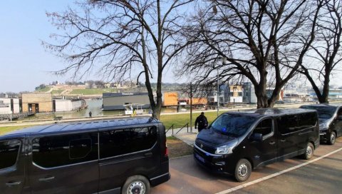 ПОЛИЦИЈА НА СПЛАВУ ЗБОГ ВЕЉЕ НЕВОЉЕ! Прве фотографије и снимци са Фристајлера (ФОТО/ВИДЕО) ПОЛИЦИЈА НА СПЛАВУ ЗБОГ ВЕЉЕ НЕВОЉЕ! Прве фотографије и снимци са Фристајлера (ФОТО/ВИДЕО)