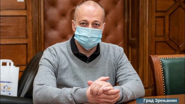 ПРИЈЕМ ЗА ДР СРЂАНА СТЕВАНОВИЋА: Специјалиста инфектологије свечано дочекан у Градској кући у Зрењанину ПРИЈЕМ ЗА ДР СРЂАНА СТЕВАНОВИЋА: Специјалиста инфектологије свечано дочекан у Градској кући у Зрењанину