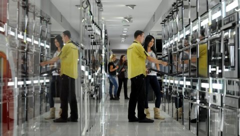 ДОГОВОРИ ПРОДАВАЦА ТЕХНИКЕ НА РАЧУН КУПАЦА: Поступци испитивања повреде конкуренције проширени на још пет учесника на тржишту ДОГОВОРИ ПРОДАВАЦА ТЕХНИКЕ НА РАЧУН КУПАЦА: Поступци испитивања повреде конкуренције проширени на још пет учесника на тржишту