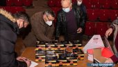 ЕДУКАЦИЈА ЗА ТРАКТОРИСТЕ У ЗРЕЊАНИНУ: Полазници добили и корисне поклоне (ФОТО) ЕДУКАЦИЈА ЗА ТРАКТОРИСТЕ У ЗРЕЊАНИНУ: Полазници добили и корисне поклоне (ФОТО)