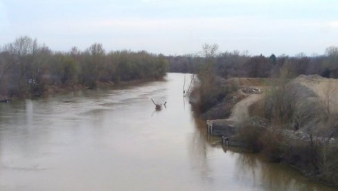 ТЕЛО МУШКАРЦА ИЗВУЧЕНО ИЗ МОРАВЕ: Наложена обдукција како би се утврдио идентитет ТЕЛО МУШКАРЦА ИЗВУЧЕНО ИЗ МОРАВЕ: Наложена обдукција како би се утврдио идентитет