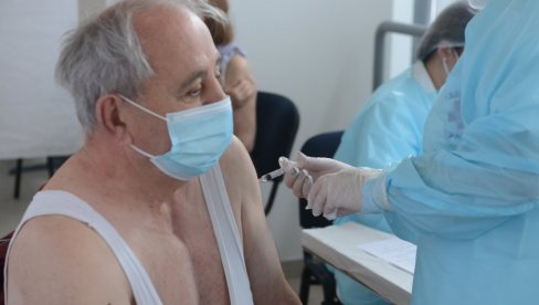 ОБЕ ДОЗЕ ПРИМИЛО 26.930 ГРАЂАНА: Имунизација становништва против корона вируса у Краљеву ОБЕ ДОЗЕ ПРИМИЛО 26.930 ГРАЂАНА: Имунизација становништва против корона вируса у Краљеву