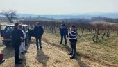 OBILAZAK LEVAČKIH SELA: Prevazilaženje problema loših atarskih puteva OBILAZAK LEVAČKIH SELA: Prevazilaženje problema loših atarskih puteva