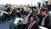 ПИЈАЧНЕ ТЕЗГЕ БЕСПЛАТНЕ: Буџет града Јагодине три милијарде и 500 милиона динара ПИЈАЧНЕ ТЕЗГЕ БЕСПЛАТНЕ: Буџет града Јагодине три милијарде и 500 милиона динара
