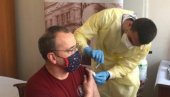 АМЕРИЧКИ АМБАСАДОР СЕ ВАКЦИНИСАО У БЕОГРАДУ! Ентони Годфри - Хвала Влади Србије АМЕРИЧКИ АМБАСАДОР СЕ ВАКЦИНИСАО У БЕОГРАДУ! Ентони Годфри - Хвала Влади Србије
