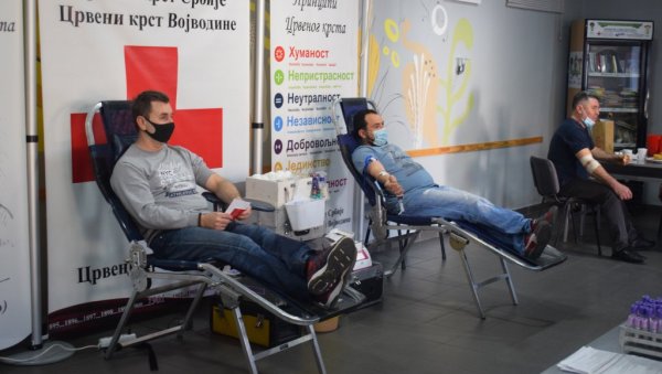 ПРИКУПЉЕНО 45 ЈЕДИНИЦА КРВИ: Нова акција Црвеног крста у Сомбору ПРИКУПЉЕНО 45 ЈЕДИНИЦА КРВИ: Нова акција Црвеног крста у Сомбору