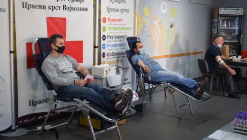 ПРИКУПЉЕНО 45 ЈЕДИНИЦА КРВИ: Нова акција Црвеног крста у Сомбору ПРИКУПЉЕНО 45 ЈЕДИНИЦА КРВИ: Нова акција Црвеног крста у Сомбору