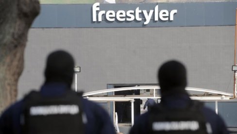 TRAGEDIJA NA FRISTAJLERU: Nesreća tokom čišćenja poznatog beogradskog splava TRAGEDIJA NA FRISTAJLERU: Nesreća tokom čišćenja poznatog beogradskog splava