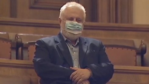 ГАГА У СКУПШТИНИ: Погледајте како су посланици поздравили режисера и продуцента филма Дара из Јасеновца (ВИДЕО) ГАГА У СКУПШТИНИ: Погледајте како су посланици поздравили режисера и продуцента филма Дара из Јасеновца (ВИДЕО)