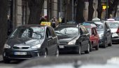 УСВОЈЕНА ОДЛУКА О ТАКСИ ПРЕВОЗУ: Нелегалним превозницима ће се одузимати дозвола УСВОЈЕНА ОДЛУКА О ТАКСИ ПРЕВОЗУ: Нелегалним превозницима ће се одузимати дозвола