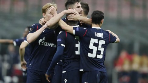MILAN SE IZVUKAO PROTIV HRABRE ZVEZDE: Desetkovani crveno-beli nisu uspeli da slave u Milanu MILAN SE IZVUKAO PROTIV HRABRE ZVEZDE: Desetkovani crveno-beli nisu uspeli da slave u Milanu