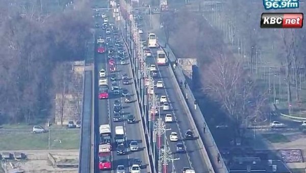 САОБРАЋАЈ У БЕОГРАДУ: Ево какво је тренутно стање на улицама престонице (ФОТО) САОБРАЋАЈ У БЕОГРАДУ: Ево какво је тренутно стање на улицама престонице (ФОТО)