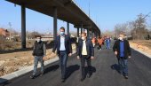 ЗАВРШЕТАК ВАЖНЕ САОБРАЋАЈНИЦЕ: Градоначелник Крагујевца Никола Дашић обишао радове ЗАВРШЕТАК ВАЖНЕ САОБРАЋАЈНИЦЕ: Градоначелник Крагујевца Никола Дашић обишао радове