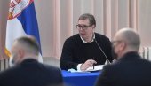 МОЛИМ ГРАЂАНЕ ДА ЧУВАЈУ СВОЈА ОГЊИШТА: Вучић се захвалио Србима са Космета МОЛИМ ГРАЂАНЕ ДА ЧУВАЈУ СВОЈА ОГЊИШТА: Вучић се захвалио Србима са Космета