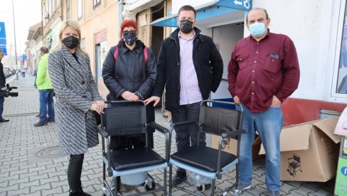 АКЦИЈА САКУПИ ХУМАНИ ЧЕП: Вршчани донирали још два помагала за особе са инвалидитетом АКЦИЈА САКУПИ ХУМАНИ ЧЕП: Вршчани донирали још два помагала за особе са инвалидитетом