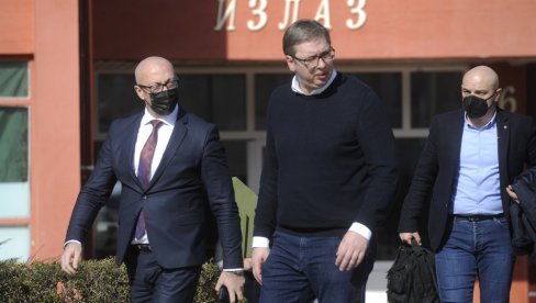 SVIM SRBIMA NA KOSMETU NOVČANA POMOĆ: Detalji razgovora Vučića sa političkim predstavnicima našeg naroda na KiM SVIM SRBIMA NA KOSMETU NOVČANA POMOĆ: Detalji razgovora Vučića sa političkim predstavnicima našeg naroda na KiM