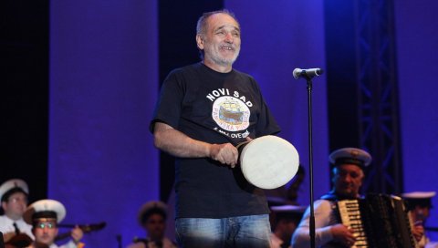 БАЛАШЕВИЋ НАПИСАО ОПРАВДАЊЕ ВОЈНИЦИМА: Ево како је легендарни кантаутор покривао младиће који су присуствовали његовом концерту (ФОТО) БАЛАШЕВИЋ НАПИСАО ОПРАВДАЊЕ ВОЈНИЦИМА: Ево како је легендарни кантаутор покривао младиће који су присуствовали његовом концерту (ФОТО)