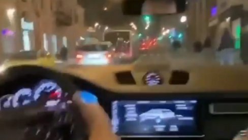 БАХАТА ВОЖЊА У ЦЕНТРУ ЗЕМУНА: Дивљао улицама и умало прегазио пешака (ВИДЕО) БАХАТА ВОЖЊА У ЦЕНТРУ ЗЕМУНА: Дивљао улицама и умало прегазио пешака (ВИДЕО)