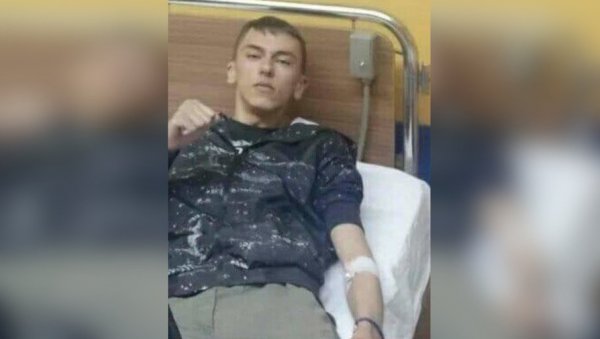 ПРЕТУЧЕНИ МЛАДИЋ И ДАЉЕ У НИКШИЋКОЈ БОЛНИЦИ: Требјешанин се опоравља након напада, ударали га док се није онесвестио (ФОТО) ПРЕТУЧЕНИ МЛАДИЋ И ДАЉЕ У НИКШИЋКОЈ БОЛНИЦИ: Требјешанин се опоравља након напада, ударали га док се није онесвестио (ФОТО)