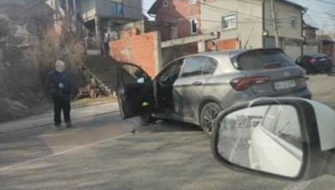 ТЕЖАК СУДАР У НИШУ: Забио се у аутомобил, па у бандеру - од силине удара је поломио! (ФОТО) ТЕЖАК СУДАР У НИШУ: Забио се у аутомобил, па у бандеру - од силине удара је поломио! (ФОТО)