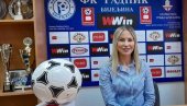 ЗБОГ ЊЕ ЋЕ СВИ ПРАТИТИ ФУДБАЛ У БИХ: Лепа Рада неочекивано појачање Радника (ФОТО) ЗБОГ ЊЕ ЋЕ СВИ ПРАТИТИ ФУДБАЛ У БИХ: Лепа Рада неочекивано појачање Радника (ФОТО)