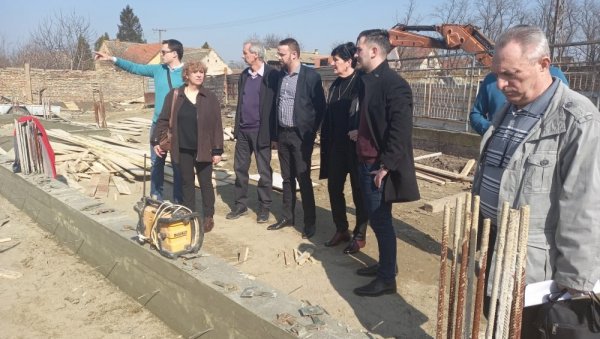 НАКОН ПАУЗЕ ЗБОГ ПАНДЕМИЈЕ: Наставља се градња спортске хале у Црепаји НАКОН ПАУЗЕ ЗБОГ ПАНДЕМИЈЕ: Наставља се градња спортске хале у Црепаји