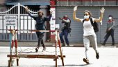 ПОЛИЦИЈА УХАПСИЛА НА СТОТИНЕ ДЕМОНСТРАНАТА: Највећа акција од почетка протеста у Мјанмару, грађане у аутобусима возили у затвор (ФОТО)